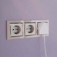 Розетка с заземлением и шторками (слоновая кость) / W1171103