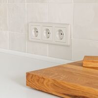 Розетка с заземлением и шторками (перламутровый рифленый) / W1171113