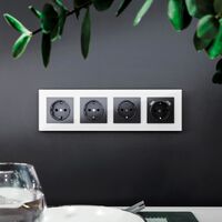 Рамка на 4 поста (белый, Favorit) / W0041101