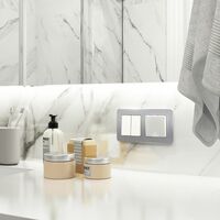 Розетка с заземлением и шторками c крышкой IP44 (белый матовый) / W1171261