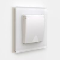 Розетка с заземлением и шторками c крышкой IP44 (белый матовый) / W1171261