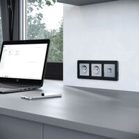 Рамка на 3 поста (черный, Platinum) / W0032608