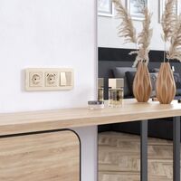 Рамка на 3 поста (шампань, Platinum) / W0032611