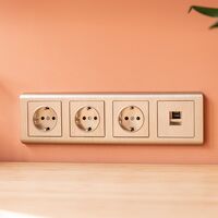 Розетка с заземлением и шторками (шампань рифленый) / W1171110