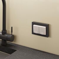 Розетка двойная влагозащ. с зазем. с защит. крышками и шторками (слоновая кость) / W1172203