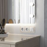 Рамка на 3 поста (молочный, Favorit) / W0031141