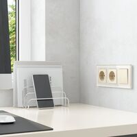 Рамка на 3 поста (молочный, Favorit) / W0031141