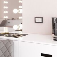 Розетка двойная влагозащ. с зазем. с защит. крышками и шторками (перламутровый рифленый) / W1172213