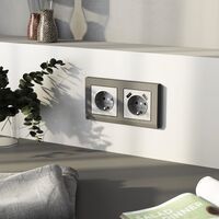 Розетка с заземлением (серебряный матовый) / W1171065