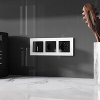 Розетка с заземлением и шторками (черный акрил) / W1171148