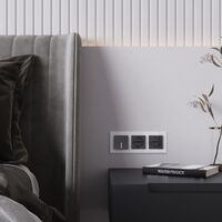 Розетка с заземлением и шторками (черный акрил) / W1171148