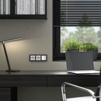 Розетка с заземлением и шторками (белый акрил) / W1171141