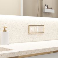 Розетка влагозащ. с зазем. с защит. крышкой и шторками (айвори акрил) / W1171243