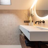 Розетка влагозащ. с зазем. с защит. крышкой и шторками (графит рифленый) / W1171204