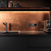 Розетка влагозащ. с зазем. с защит. крышкой и шторками (черный матовый) / W1171208